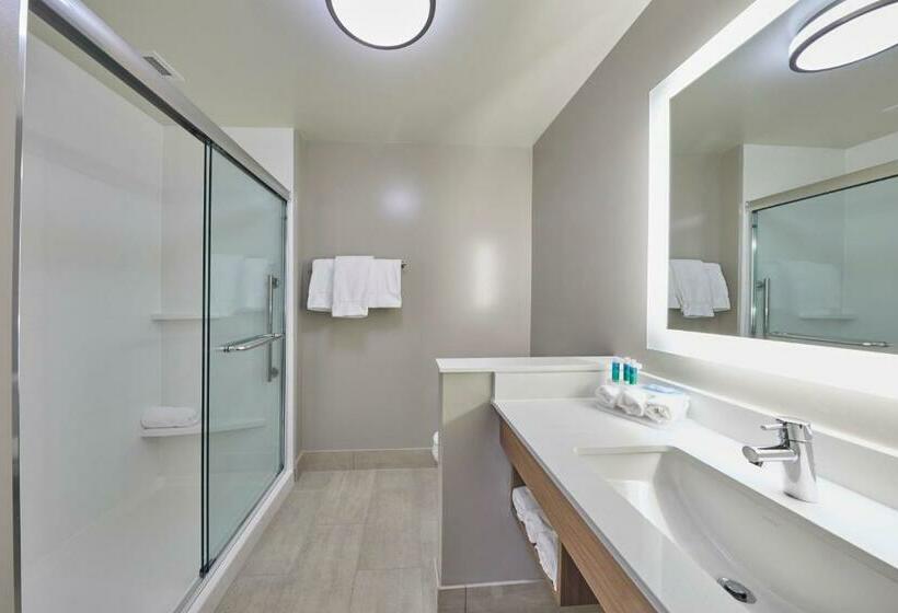 Номер Стандарт, Holiday Inn Express & Suites   Hermiston Downtown, An Ihg