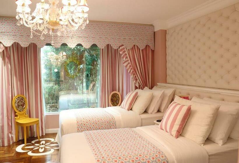 חדר סטנדרט, Kamiseta