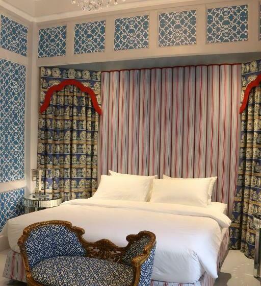 חדר דלוקס, Kamiseta