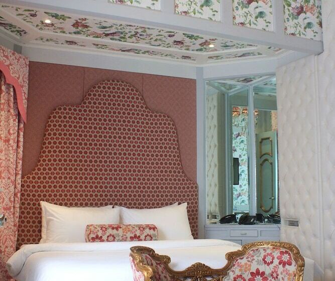 חדר דלוקס, Kamiseta