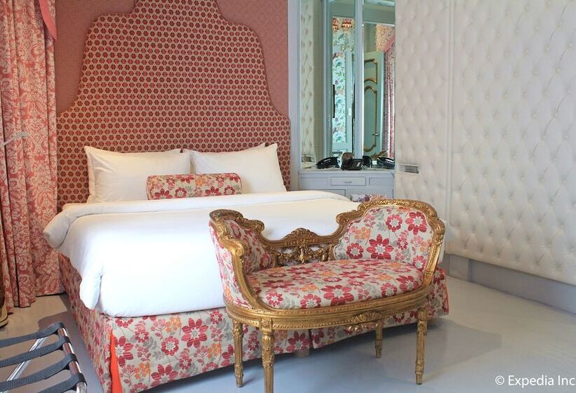 חדר דלוקס, Kamiseta