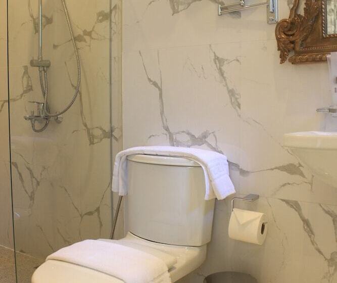 סוויטה, Kamiseta