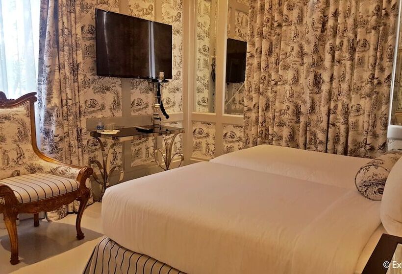 סוויטה, Kamiseta