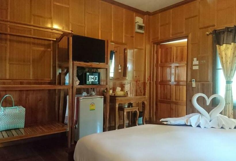 اتاق لوکس با تخت بزرگ, Macura Resort