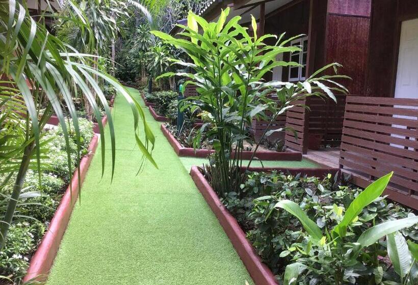 Superior Bungalow, Grand Tree