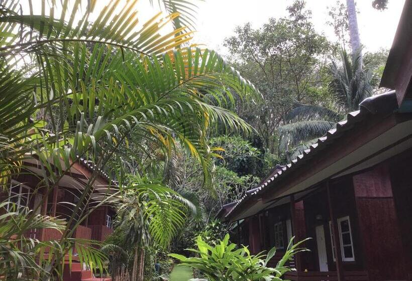 Superior Bungalow, Grand Tree