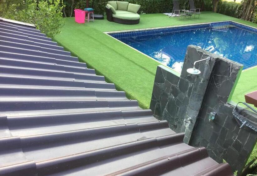 Superior Bungalow, Grand Tree