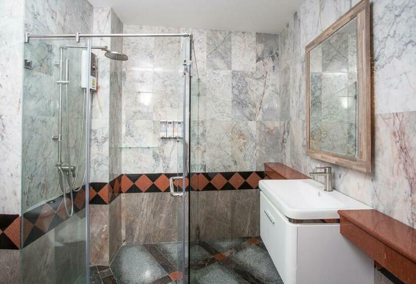 Номер Стандарт с Балконом, Triple B Boutique Residence