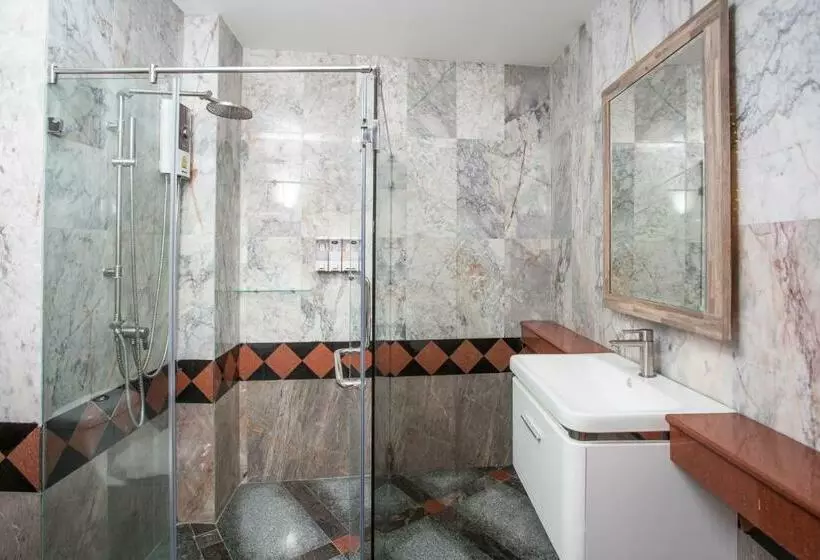 اتاق استاندارد با بالکن, Triple B Boutique Residence