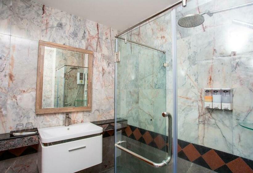 اتاق استاندارد با بالکن, Triple B Boutique Residence