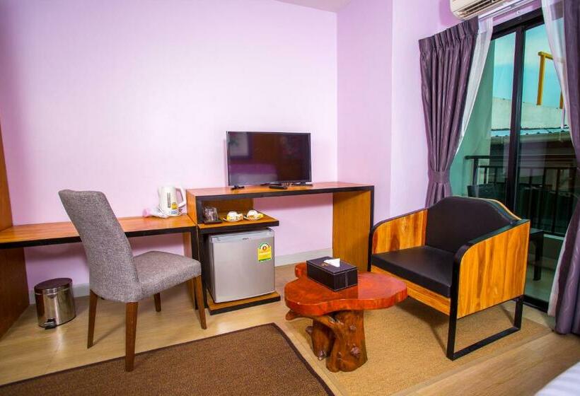 Номер Стандарт с Балконом, Triple B Boutique Residence