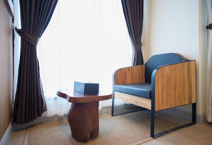 Номер Deluxe с Балконом, Triple B Boutique Residence