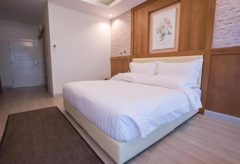اتاق لوکس با بالکن, Triple B Boutique Residence