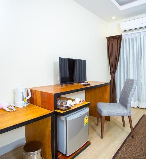 اتاق لوکس با بالکن, Triple B Boutique Residence