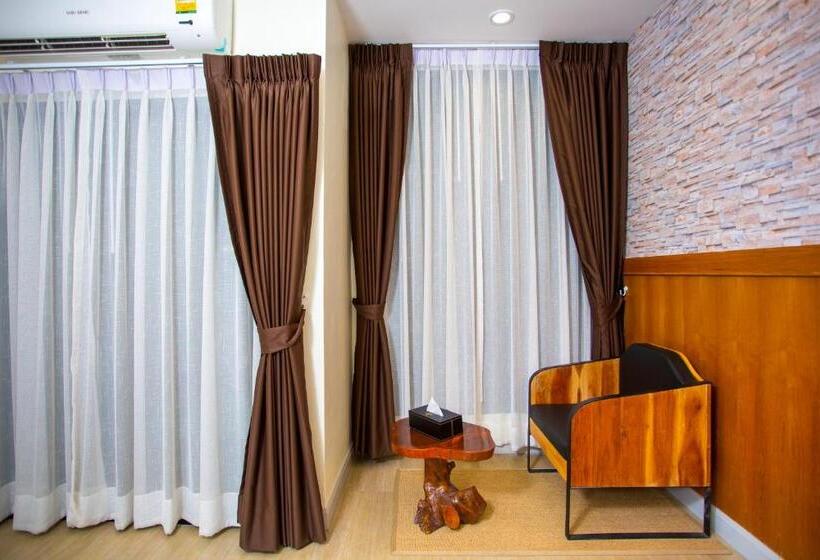 Номер Deluxe с Балконом, Triple B Boutique Residence