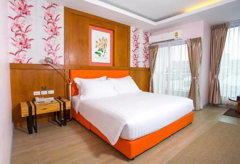 اتاق لوکس با بالکن, Triple B Boutique Residence