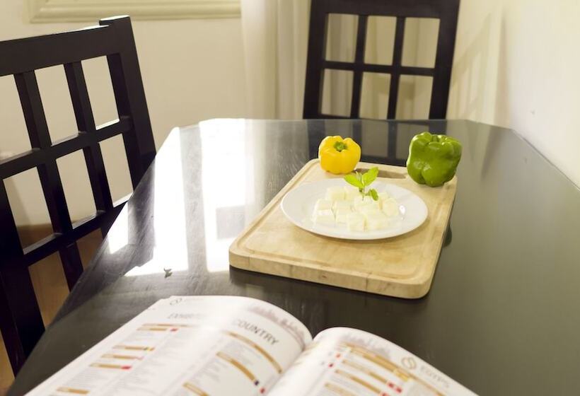 استودیوی لوکس, Newcity Hotel & Suites