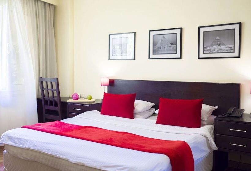 سوییت خانوادگی, Newcity Hotel & Suites