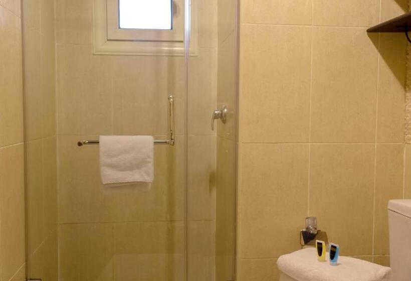 استودیوی لوکس, Newcity Hotel & Suites