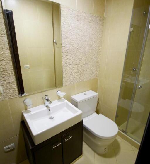 استودیوی لوکس, Newcity Hotel & Suites