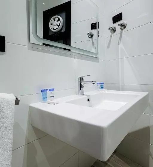 اتاق استاندارد یک نفره, Newcity Hotel & Suites