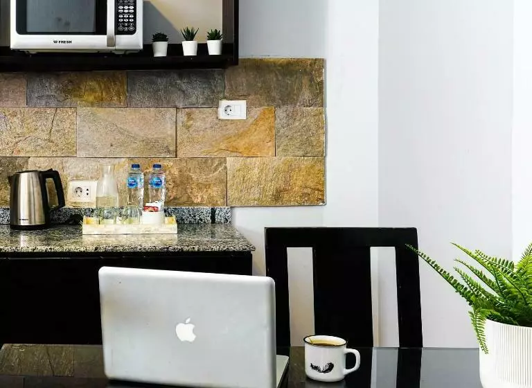 سوییت اجرایی, Newcity Hotel & Suites