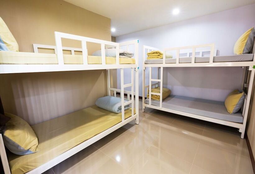 Кровать в Общей Комнате, Wanderlust Bangkok Hostel
