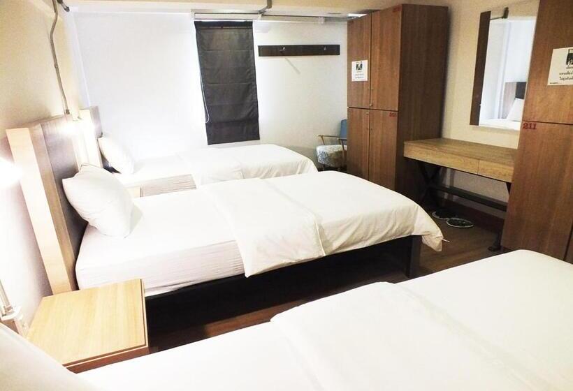 חדר סטנדרט טריפל חדר רחצה חיצוני, 09 Hostel Chiangmai