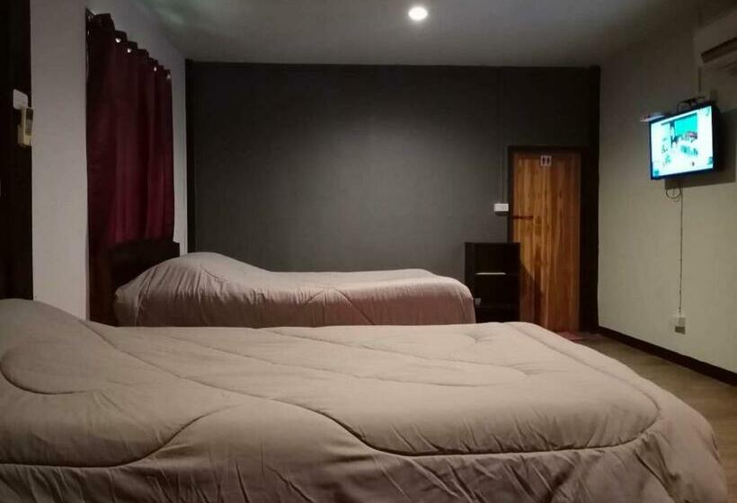 Номер Стандарт с Балконом, Chiang Dao Hostel