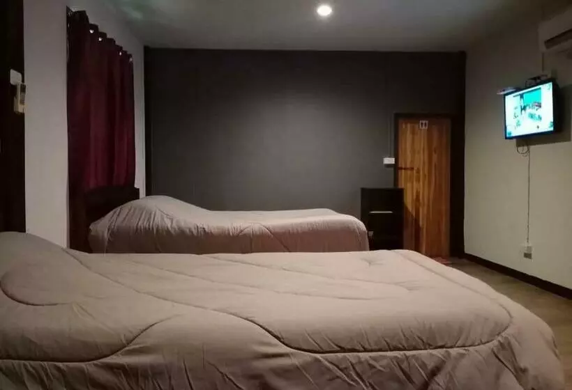 バルコニー付きスタンダードルーム, Chiang Dao Hostel