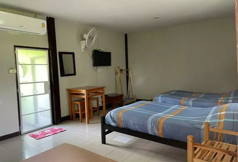 バルコニー付きスタンダードルーム, Chiang Dao Hostel