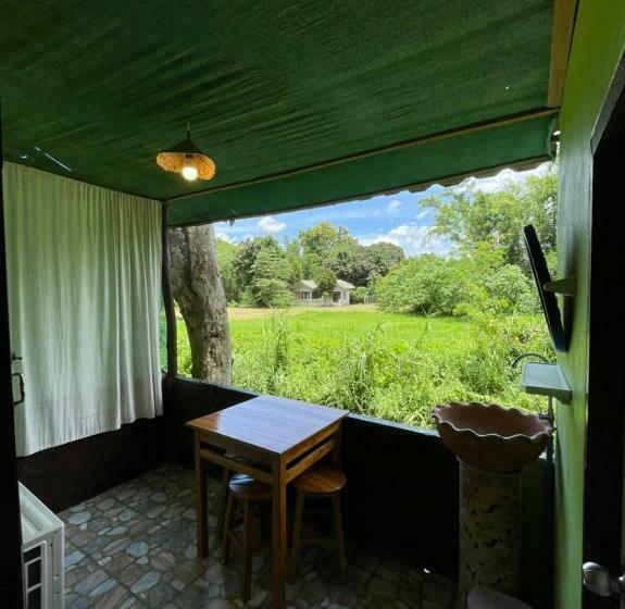 Номер Стандарт с Балконом, Chiang Dao Hostel