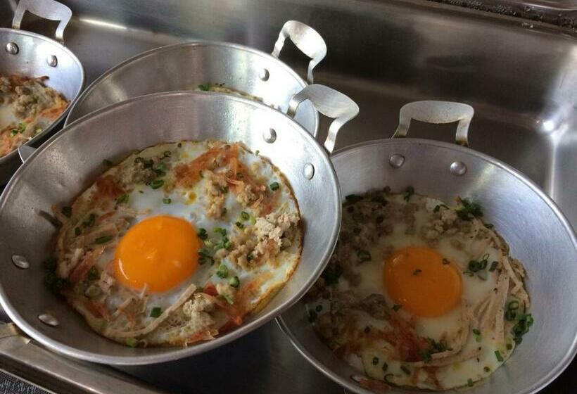 חדר סטנדרט, The Proud