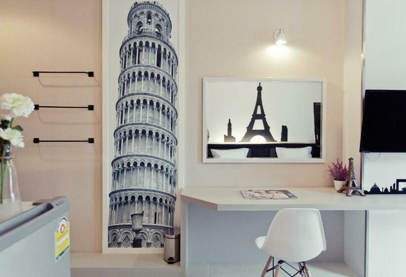 חדר סטנדרט, The Proud