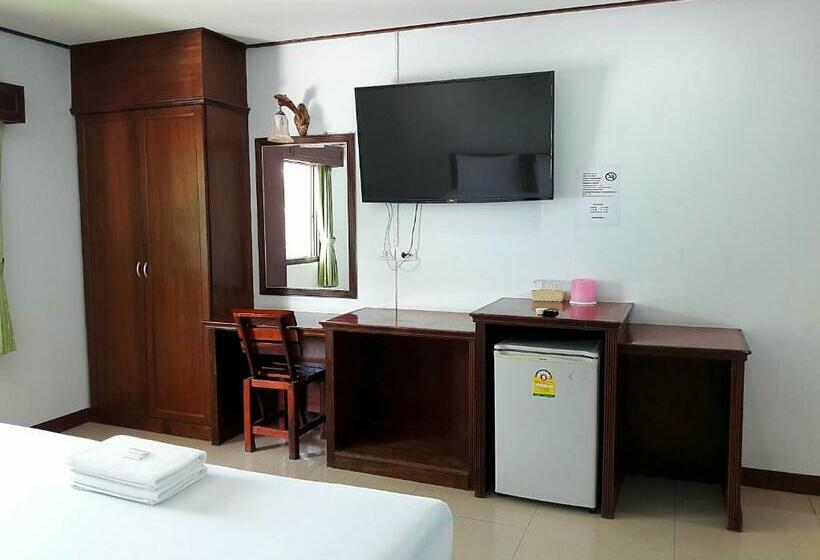 キングサイズベッドのスタンダードルーム, โรงแรมฟ้าพราวฝน Fah Proud Fon