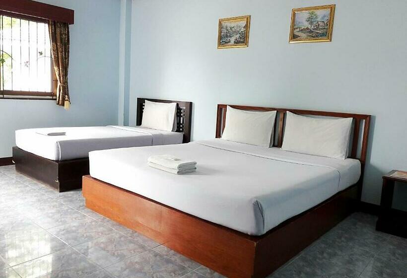 スタンダードトリプルルーム, โรงแรมฟ้าพราวฝน Fah Proud Fon