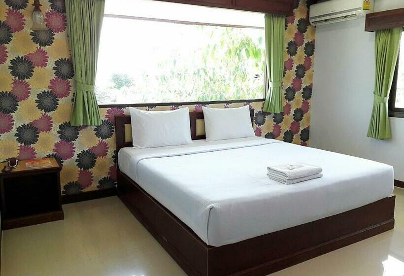 キングサイズベッドのデラックスルーム, โรงแรมฟ้าพราวฝน Fah Proud Fon