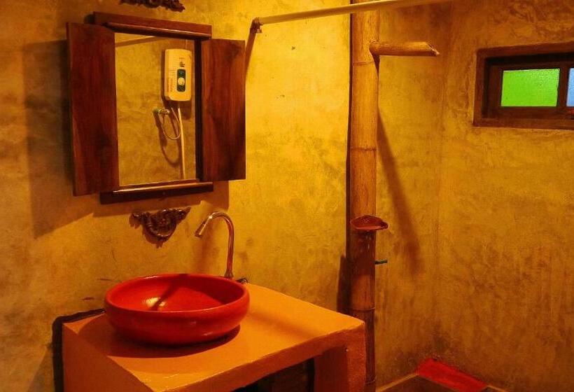 חדר סטנדרט, Pho Rak Nah Pai