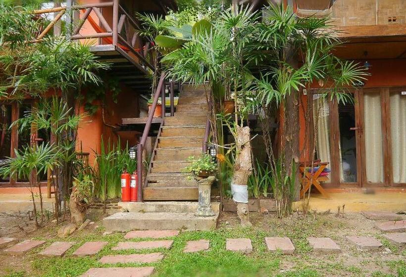 חדר סטנדרט, Pho Rak Nah Pai