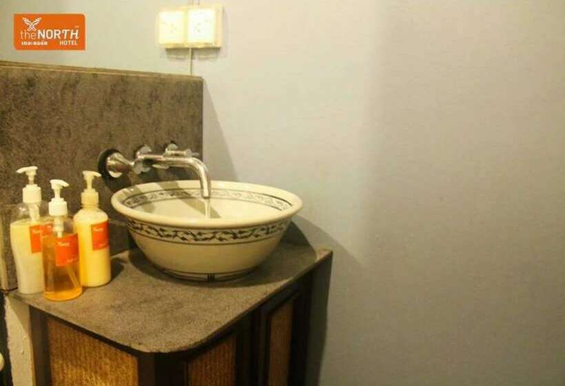 غرفة قياسية, The North