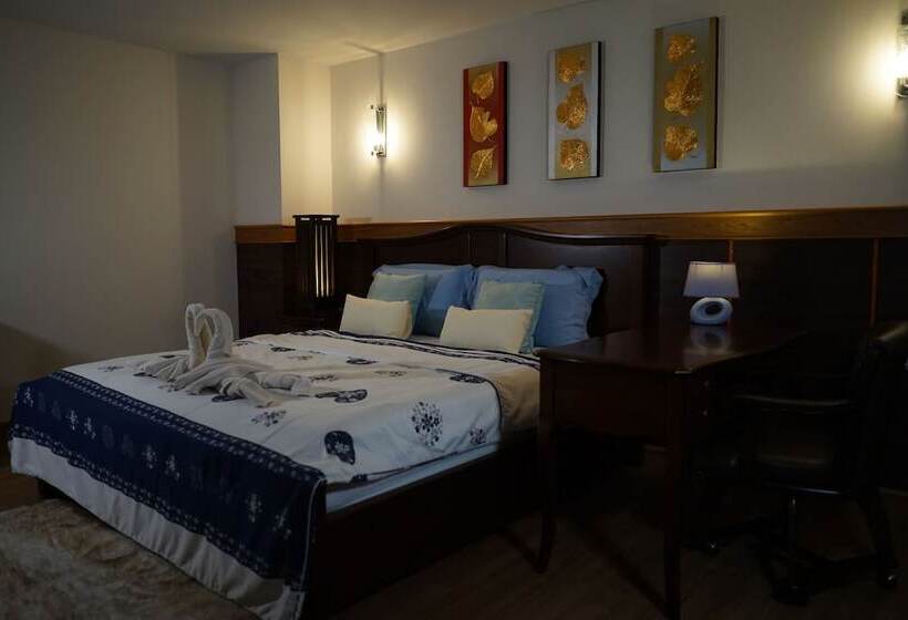 חדר אקזקיוטיב, The Sita Princess