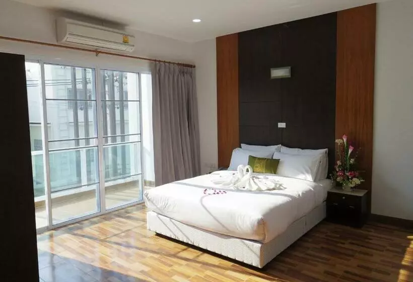 اتاق لوکس با بالکن, The Sr Residence Lampang