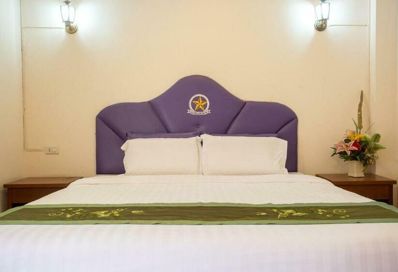 Standard-huone, The Star