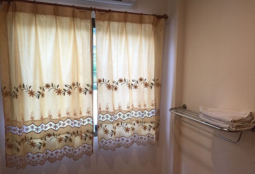 Standard-huone, The Star