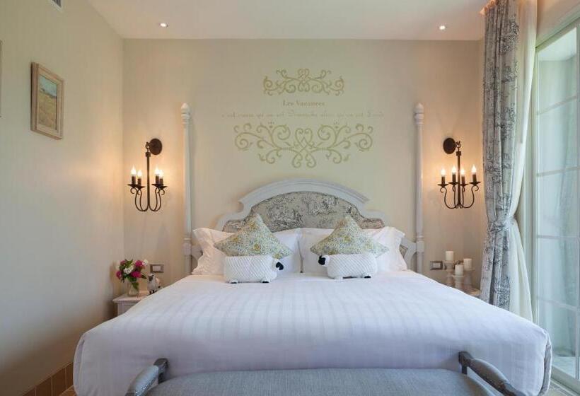 סוויטה, U Khao Yai