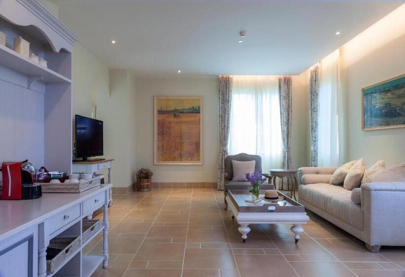 סוויטה, U Khao Yai