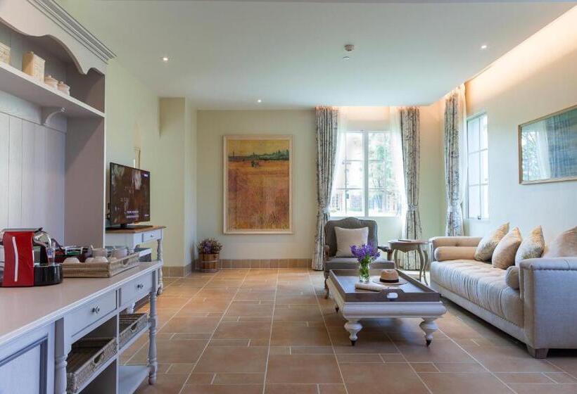 סוויטה, U Khao Yai