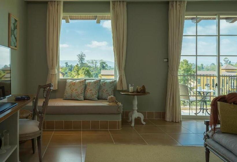 Superior room with lake view, U Khao Yai