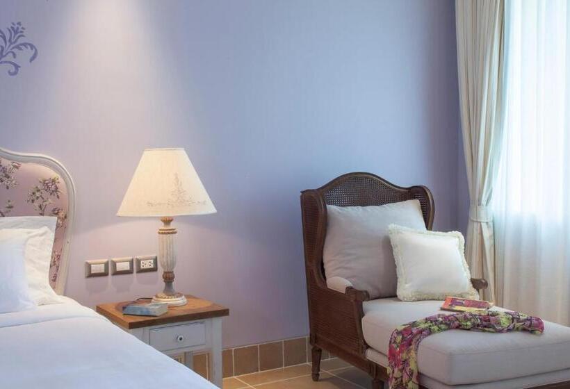 חדר דלוקס נוף בריכה, U Khao Yai