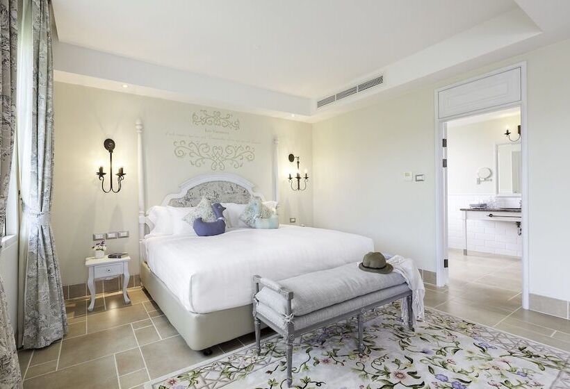 סוויטה, U Khao Yai